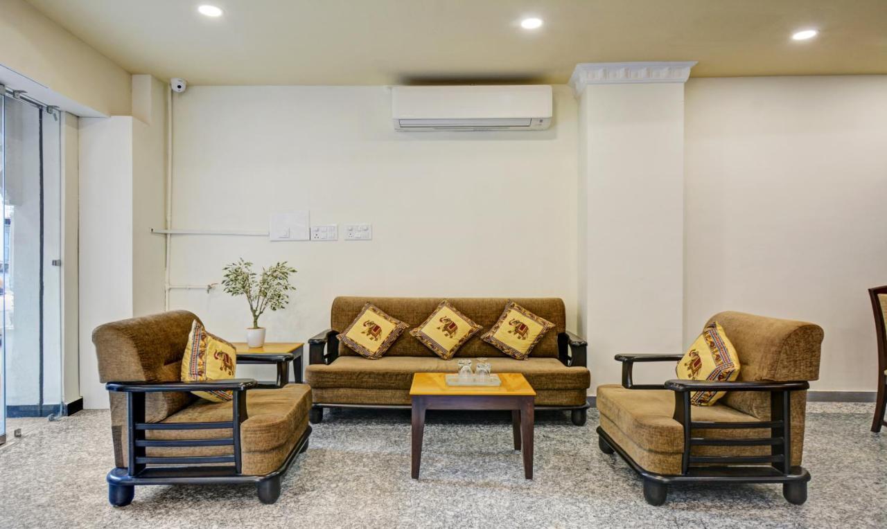 Treebo Jheel Mahal Hotel Udaipur Exterior foto