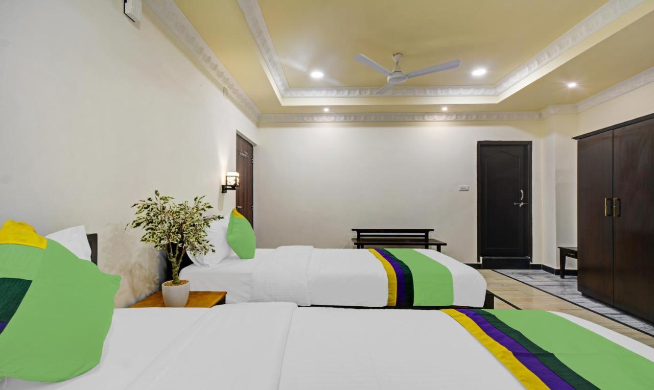 Treebo Jheel Mahal Hotel Udaipur Exterior foto