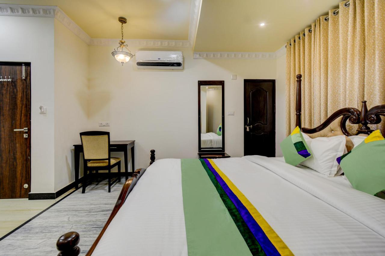 Treebo Jheel Mahal Hotel Udaipur Exterior foto