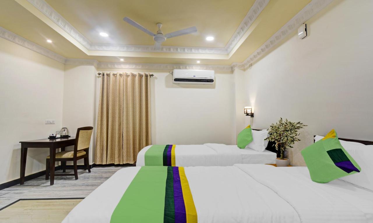 Treebo Jheel Mahal Hotel Udaipur Exterior foto